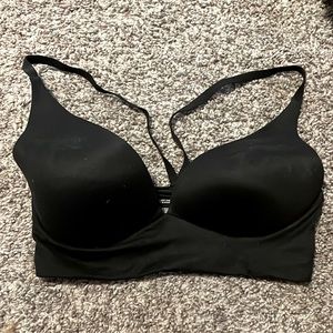 32 D VS lightly lined plunge